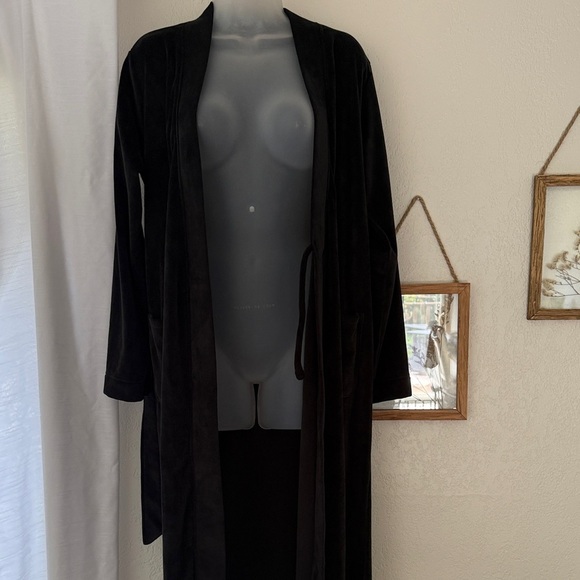 Gilligan & O'Malley Black Tie-Front Lizeth plush Robe with Pockets NWOT - Picture 1 of 7